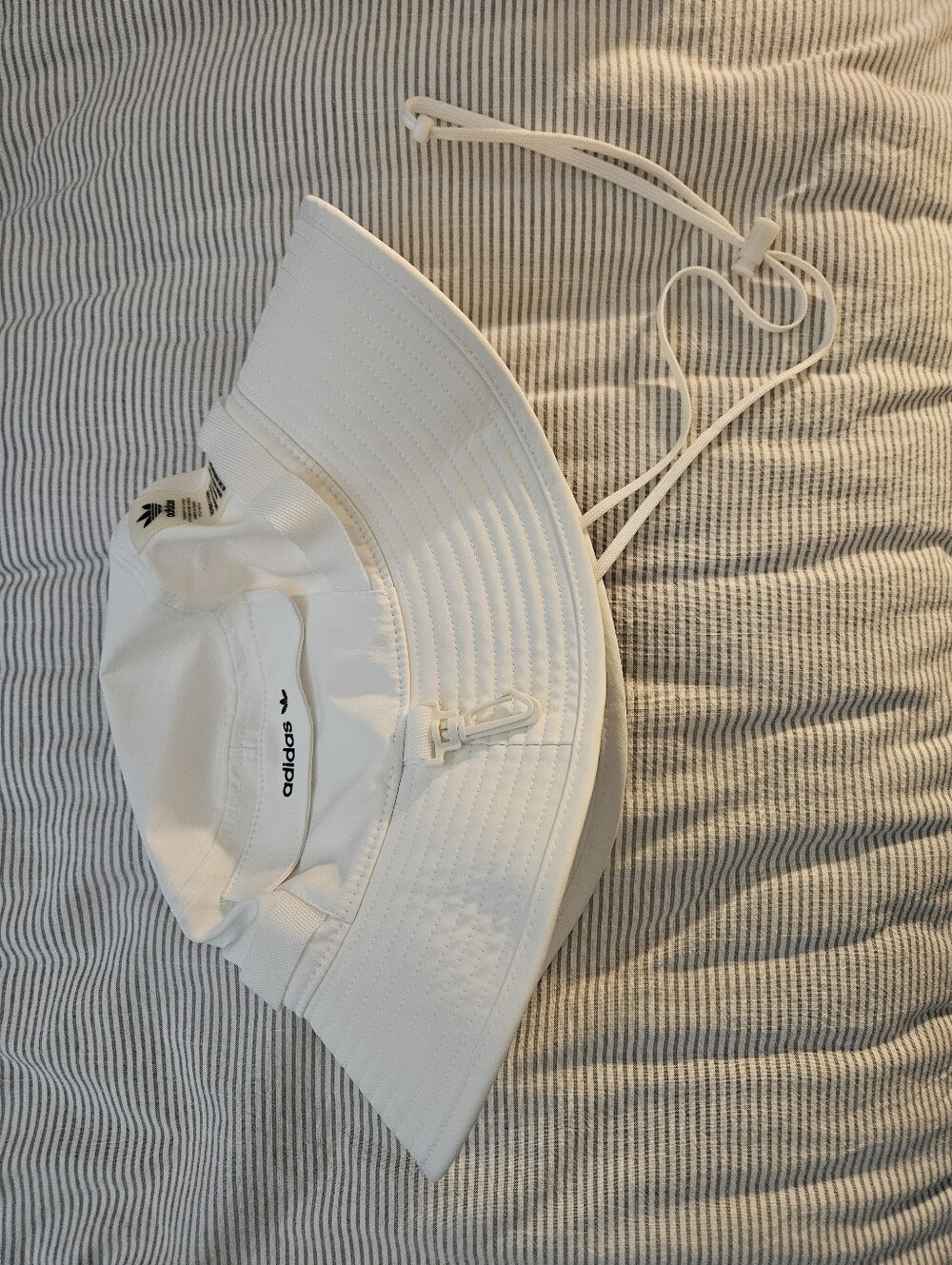 Adidas Bucket Hat - Picture 5 of 7